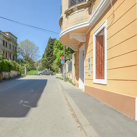 Ivano Apartment